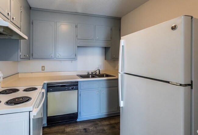 Foto del edificio - 608 Jack Warner NE Pkwy