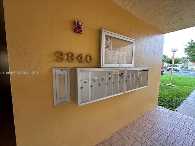 Foto del edificio - 9340 W Flagler St