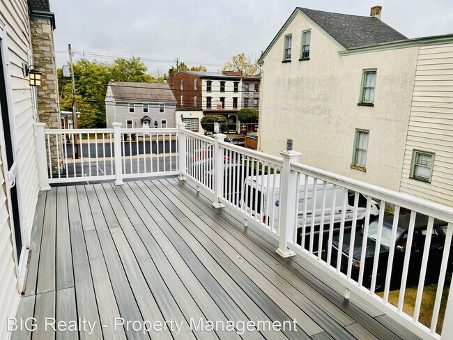 Foto del edificio - 3 br, 2 bath House - 88 N Main St