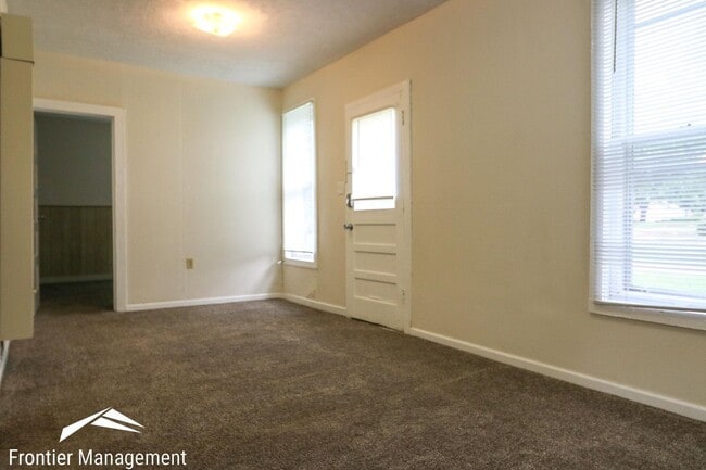 Foto del edificio - Charming Home  in a Quiet Community!