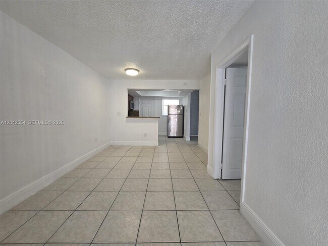 Foto del edificio - 2441 NW 13th St