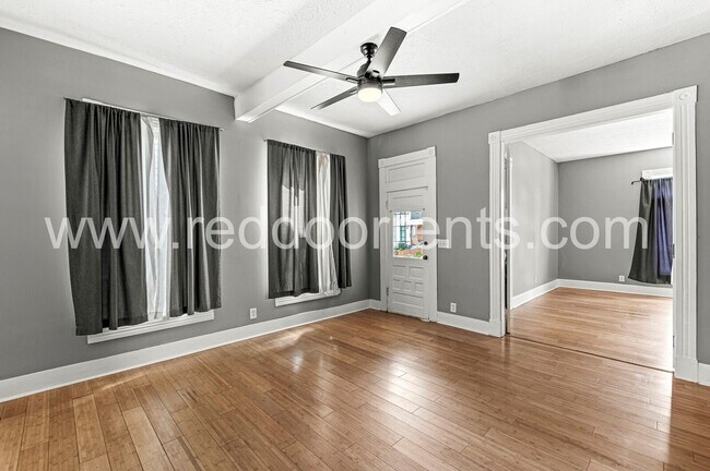 Building Photo - ? LIMITED TIME: Move in this October and g...