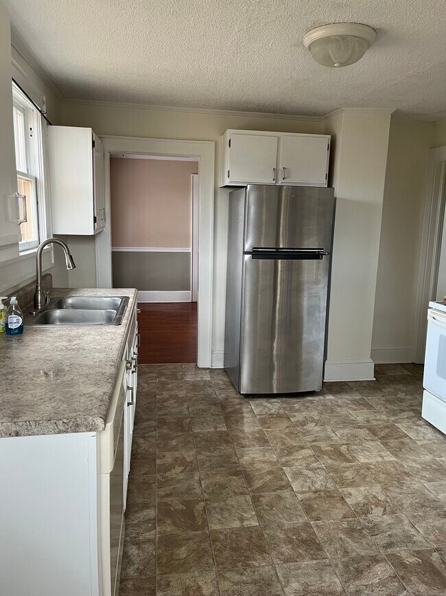 Foto del edificio - 1607 W Lakeview Dr