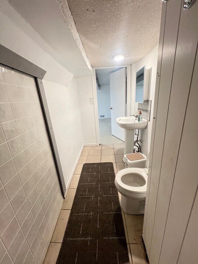 Foto del edificio - 3139 W Pershing Rd