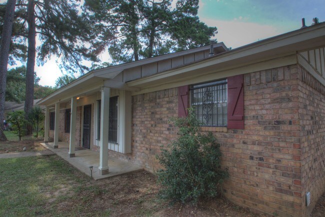 Building Photo - 449 E Greenfield Dr