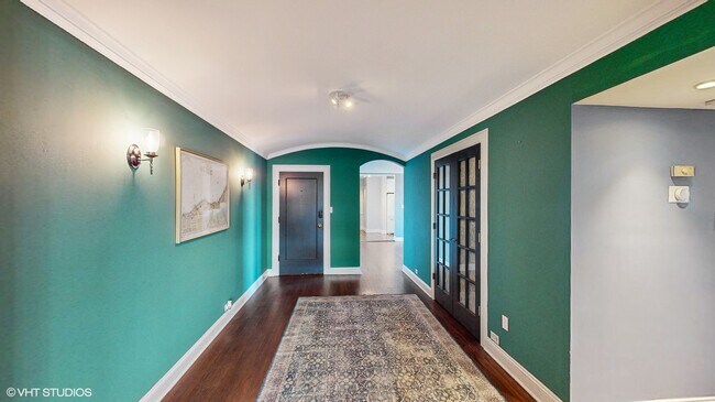 Building Photo - 415 W Aldine Ave