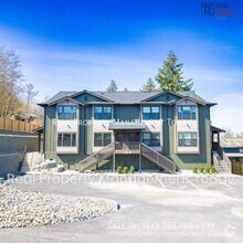 Building Photo - 300 Larson St W