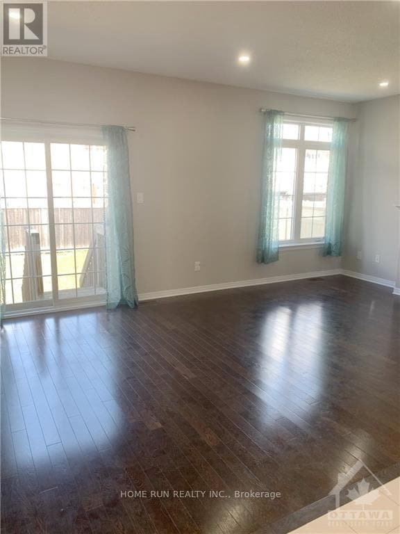 Photo du bâtiment - 488 Dundonald Dr