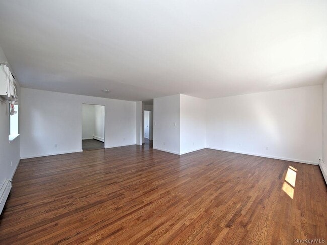 Building Photo - 83 Grandview Ave