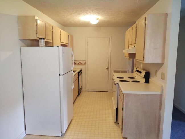 Building Photo - 305 Farside Dr. #9 Rogersville, TN 37857