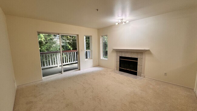 Foto del edificio - Beautiful 3 Bedroom 2 Bath Condo Newport Way Issaquah