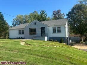 Building Photo - 5302 Villa Rd