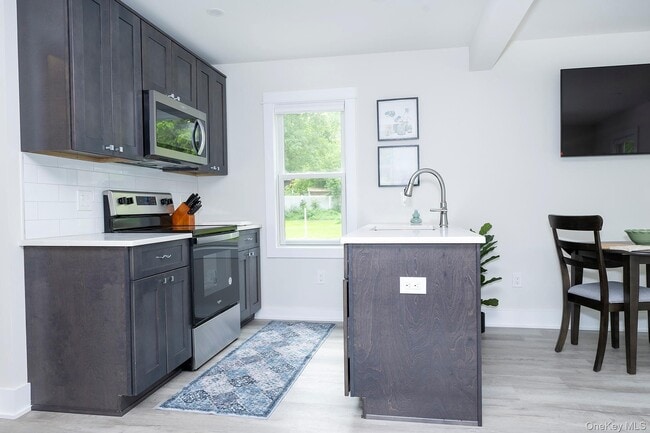 Building Photo - 32 NY-343