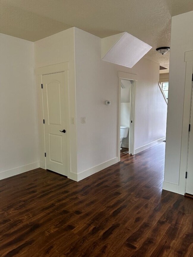 Building Photo - 2 STORY CRAFTSMAN HOME