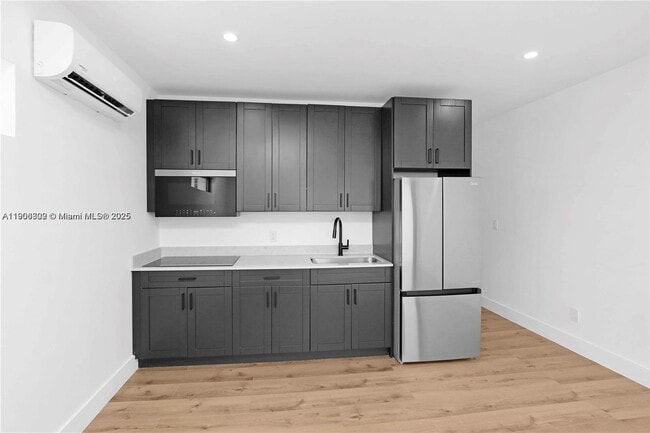 Building Photo - 419-478 78th St