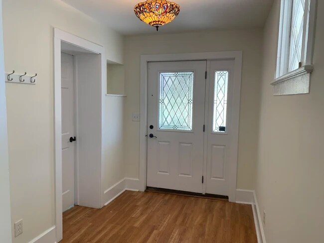 Foto del edificio - 430 E 2nd St