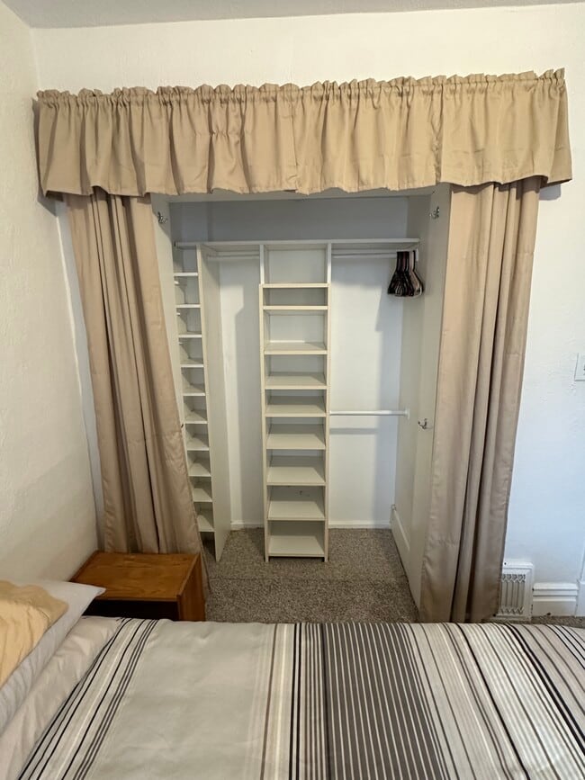 Building Photo - 624 N 2nd Ave W