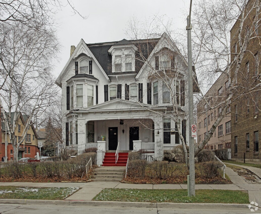 Primary Photo - 1502-1504 E Royall Pl