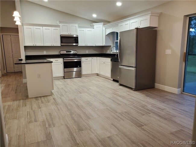 Building Photo - 8687 N Paradisea Dr