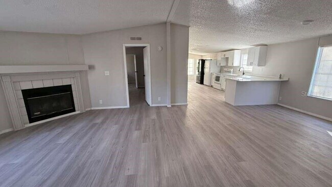 Foto del edificio - 4511 Deer Run Rd