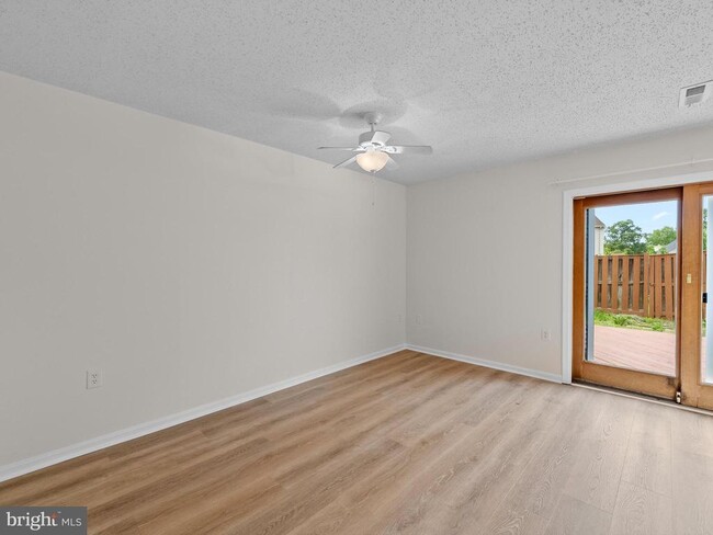 Building Photo - 2178 Mager Dr