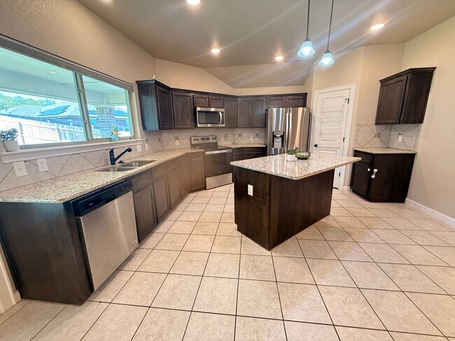 Building Photo - 4-Bedroom House for Rent in Copperas Cove