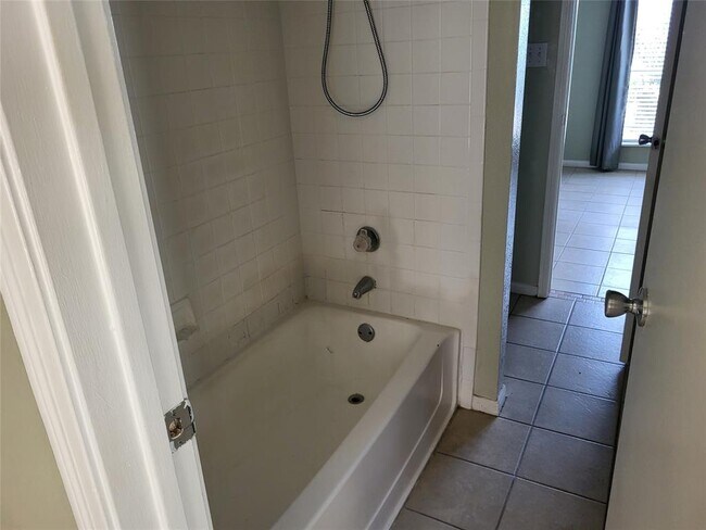 Foto del edificio - 3506 Cove View Blvd