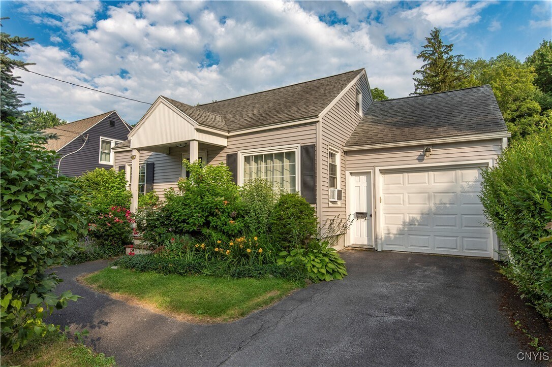 Primary Photo - 67 Merritt Pl