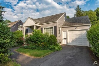 Building Photo - 67 Merritt Pl