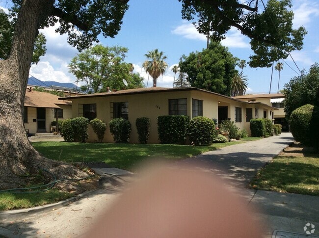 Building Photo - 144 Sierra Bonita N Ave