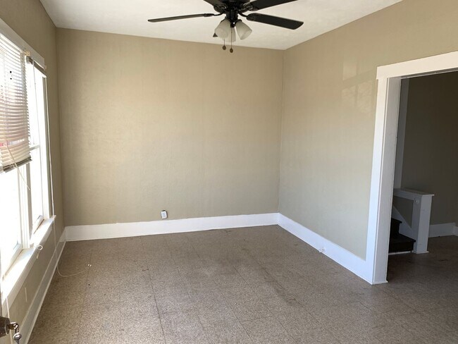 Foto del edificio - Charming Uptown Duplex in the Heart of Downtown!