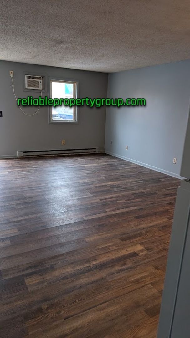 Building Photo - New Listing in Marion IN