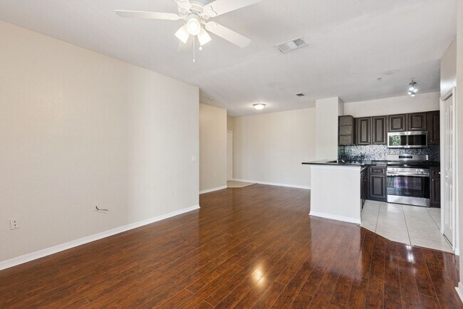 Foto del edificio - 1460 Lake Shadow Cir