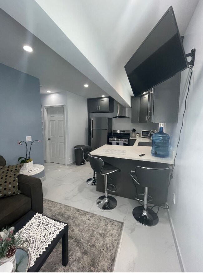 Foto del edificio - 12537 Chanute St
