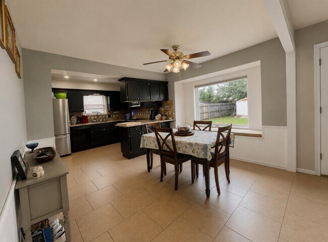 Foto del edificio - 521 Cypress Dr