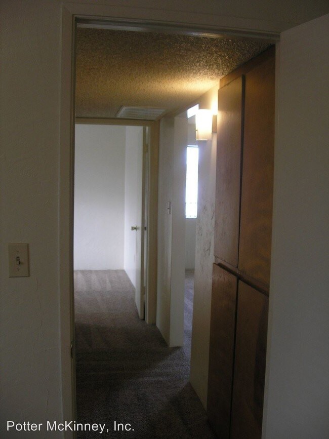 Building Photo - 510 Lake St
