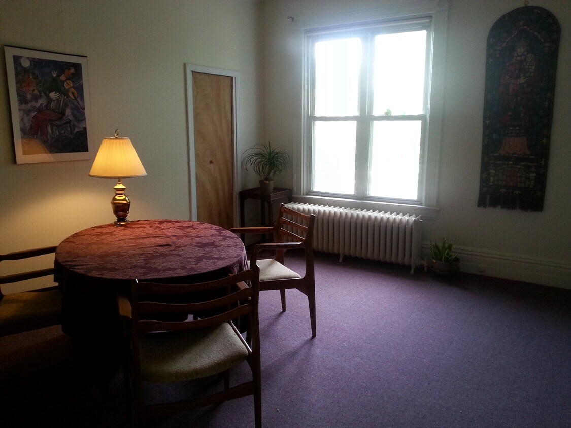 Diningroom - 800 E End Ave