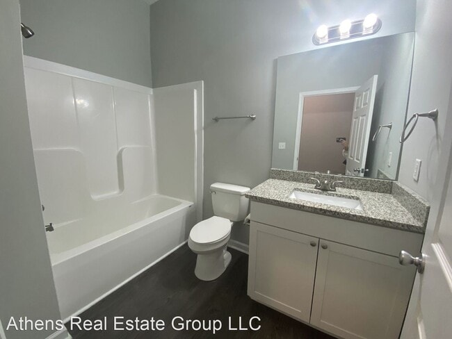 Building Photo - 4 br, 2 bath House - 290 South Rocksprings...