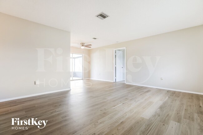 Foto del edificio - 21460 Bancroft Ave