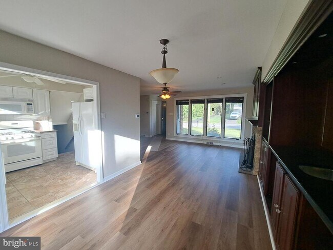 Foto del edificio - 3019 N Wales Rd