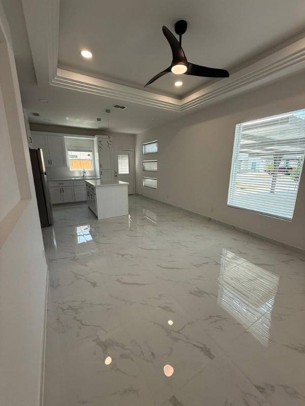 Building Photo - 1706 Violet Dr