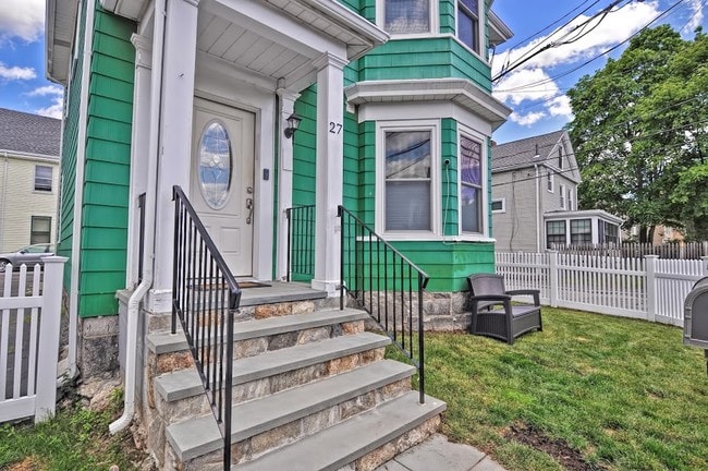 Yard - 27 Central St