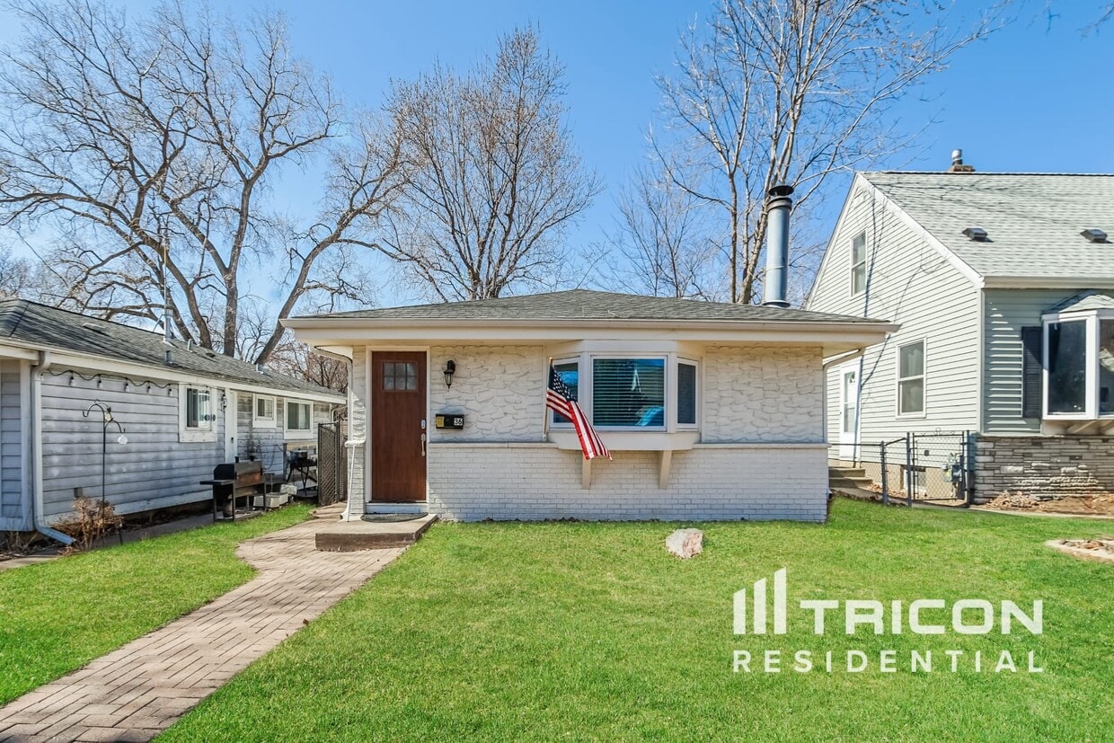 Primary Photo - 3136 Nevada Ave S