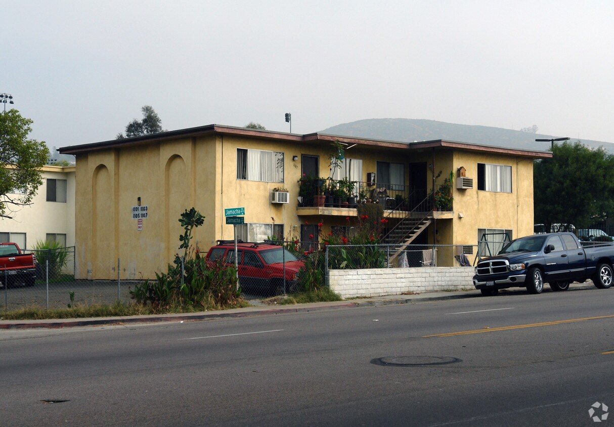 Primary Photo - 1101-1107 Jamacha Ln