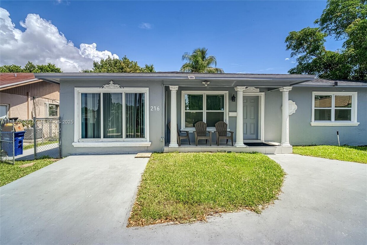 Foto principal - 216 SW 6th St