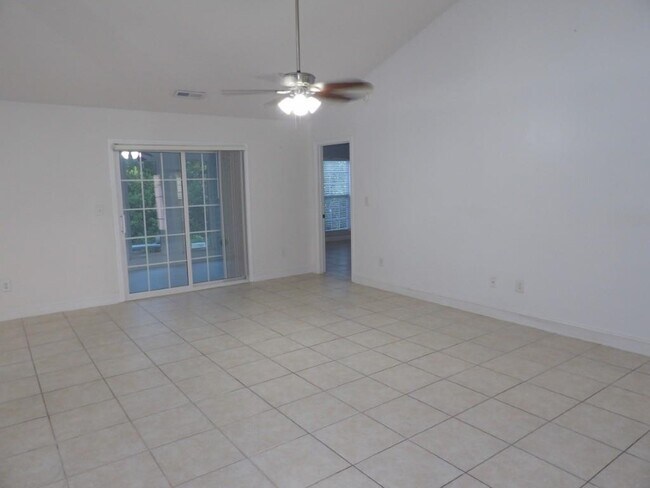 Foto del edificio - 5040 Capulet Cir