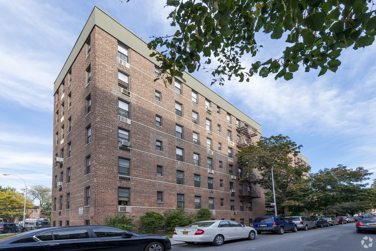 Primary Photo - 35-15 Leverich St