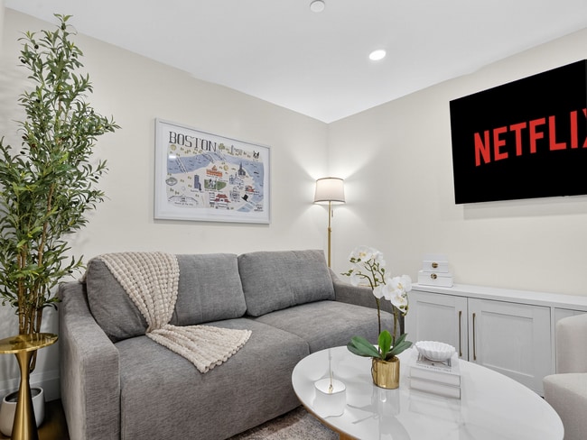 Building Photo - 359 Broadway