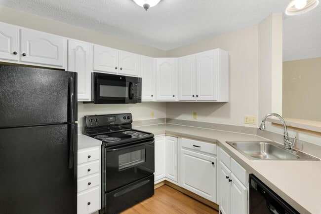 Building Photo - Columbia Woods Apartments