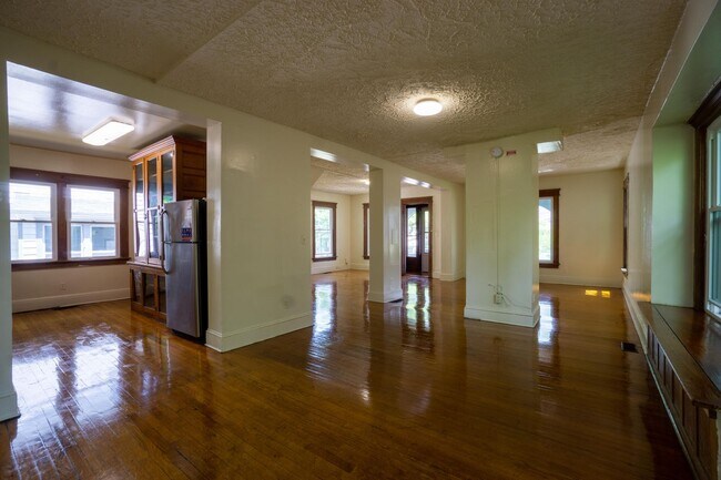 Photo - Single Family Home Available 6/1/26